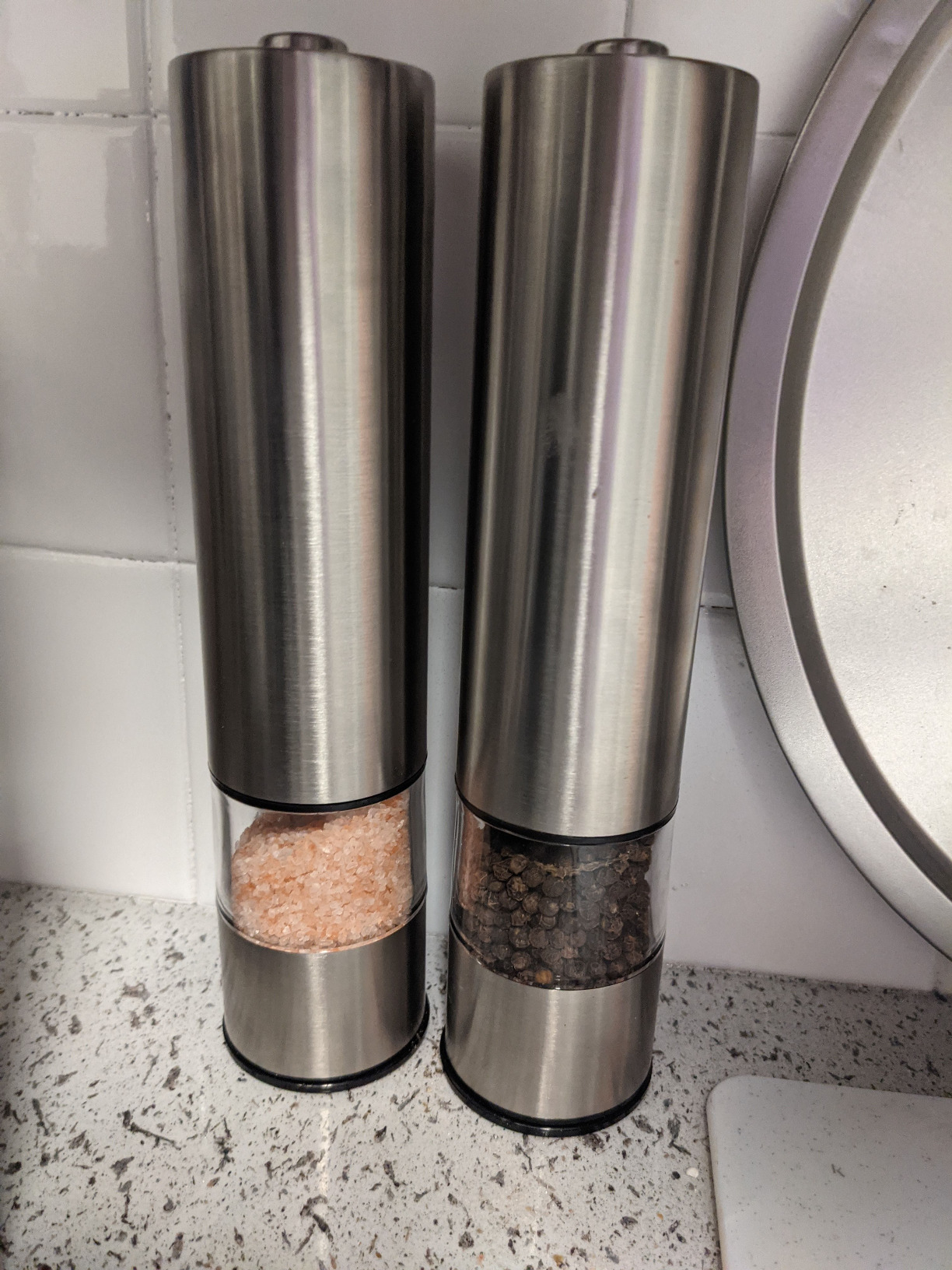 stainless-steel-salt-and-pepper-grinder-set